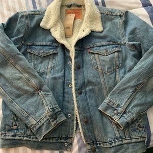 Brand new with tags Levi brand Sherpa lined jean jacket